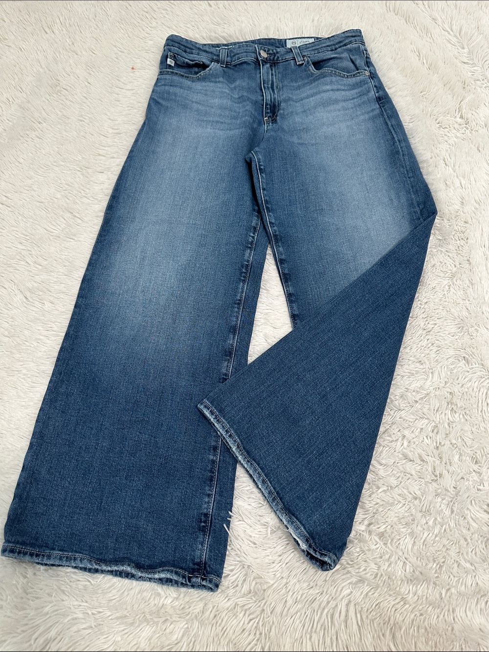🎾 AG Saige Wide Leg Crop Jeans
